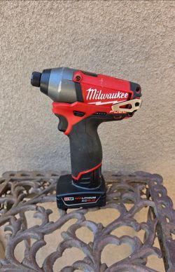 Milwaukee fuel M12 1/4"  hex impact driver