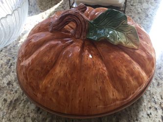 Vintage ceramic pie dish