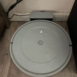 iRobot Roomba Robot Vacuum and Mop Combo