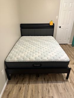 Metal bed frame + mattress FULL size