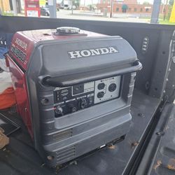 Honda Inverter EU 3000 is