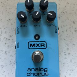 MXR-analog chorus guitar pedal in great condition.  Petals been used but not abused. No cables or power supply are included hence the price.   $100, c