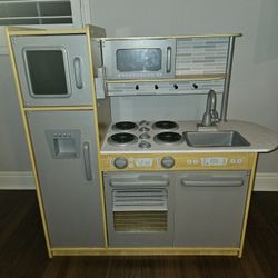 KidKraft Play Kitchen