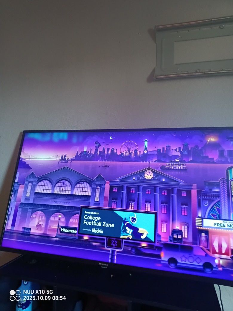 42 Inch Hisene Smart TV 