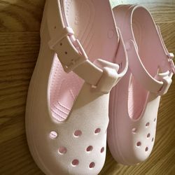 Size 9 Mary Jane Crocs 