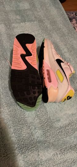 Nike Air Max 90 Sneakers