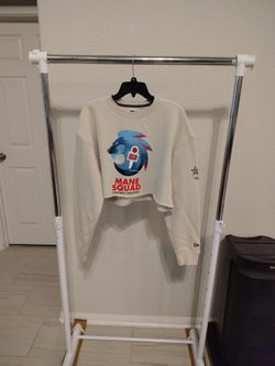 New Era, cropped sweater long sleeve, "Mane squad" " content creators", Lone Star College University Park, size L