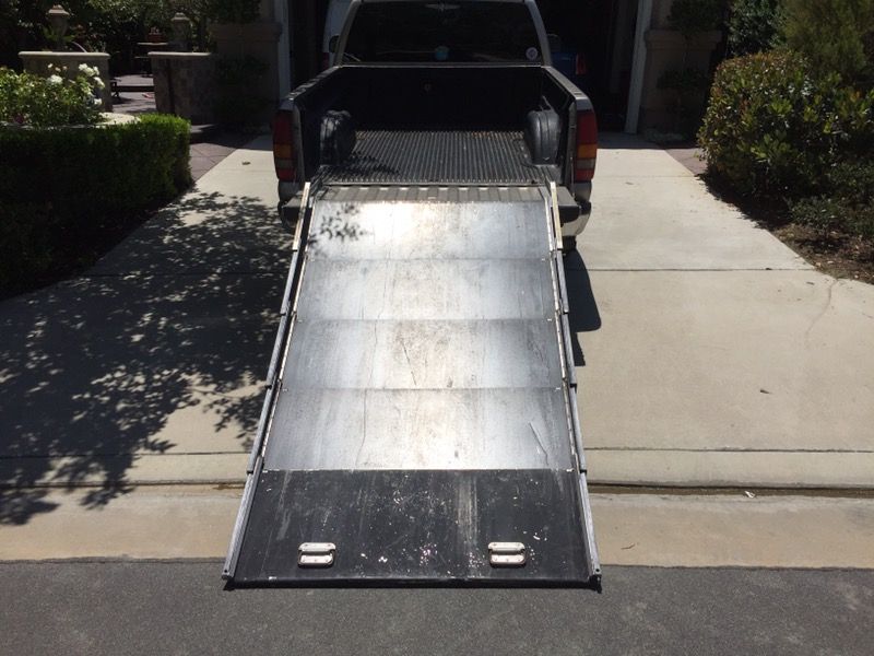 "Gator Ramp" Model Number 900FS-5AL Heavy Duty Extendable Tail Gate Ramp $350.00 obo