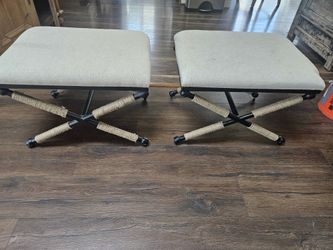 Footstools/seats