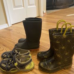 Toddler Size 9/10 Rain Boots And Slippers