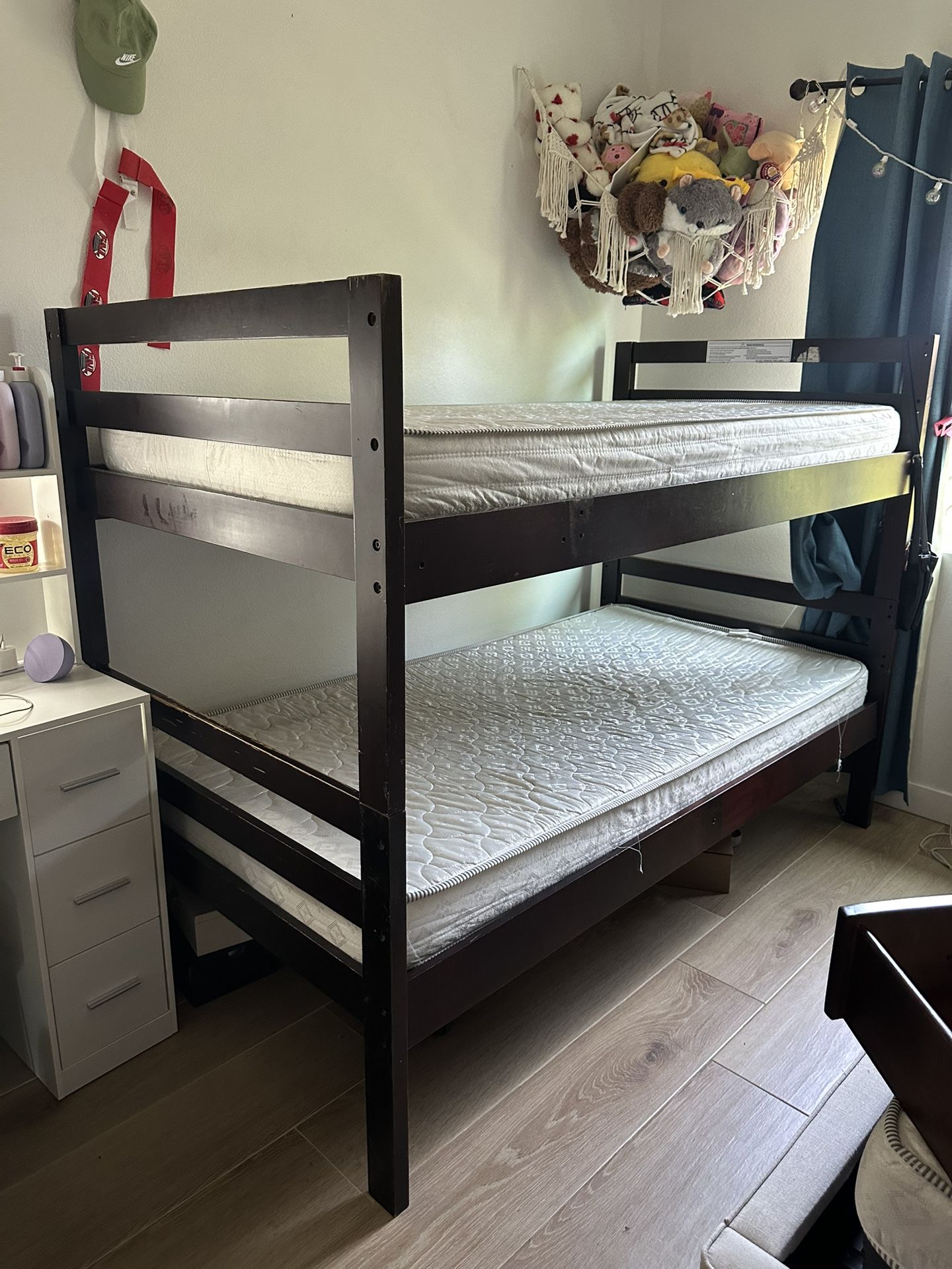 Twin Bunk Beds