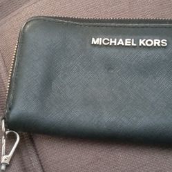 Black Leather Michael Kors Jet Set Wallet