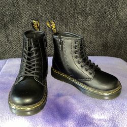 Kids’ Dr Marten Boots Size 9