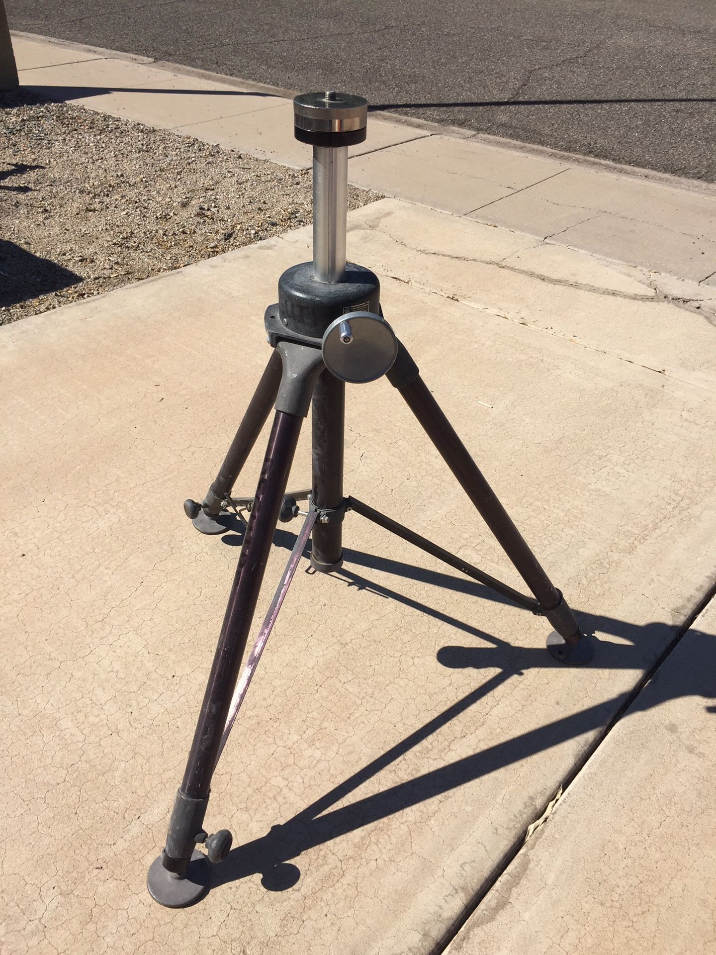 Spectra Physics Laser Tripod & Spectra Precision HV401 Laser Combo with Case