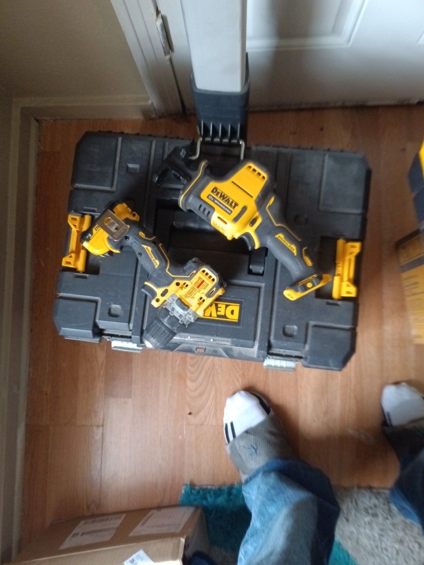 Drill And Sawzaz Battiers And Charger Other - Home improvement