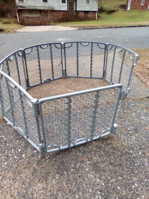 Pet Kennel Dog Gate +House 30.00