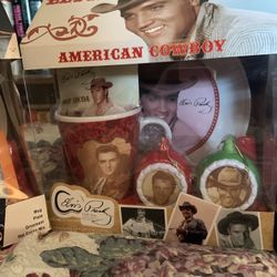 Elvis Gifts Memorabilia ..  Vintage.. Christmas Elvis Presley Mug  Gift Sets.. New…$20 Each