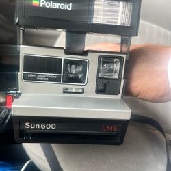 Cámara Poralaroid. LMS SUN 600