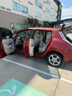 EV Elect ric Car  - Nissan Leaf 2012