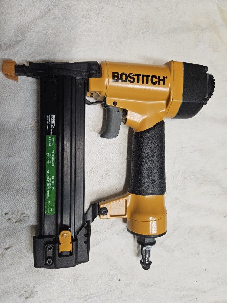 
BOSTITCH Brad Nailer 18 Gauge/Narrow Crown Stapler, 2-in-1 (SB-2IN1). 
