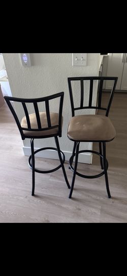 2 Bar Stools