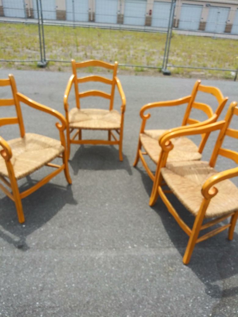 4 wicker chairs