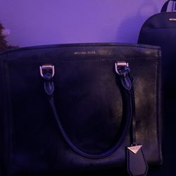 Michael Kors Hang Bag And Crossbody Bag