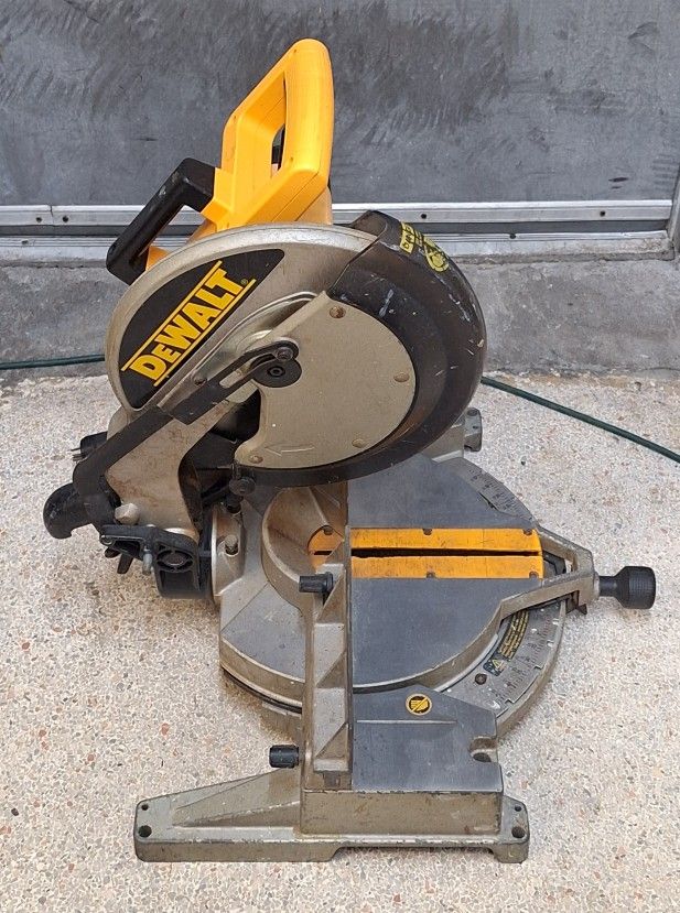 DEWALT DW705 MITER SAW