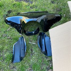 Universal Batwing Fairing And Locking Trunk With Back Rest