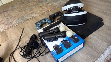 PlayStation VR PS4 Complete Bundle – VR Headset, Camera, 2 Move Controllers & More