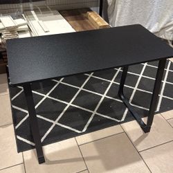 Black Desk