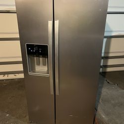 STAINLESS STEEL WHIRLPOOL FRIDGE 