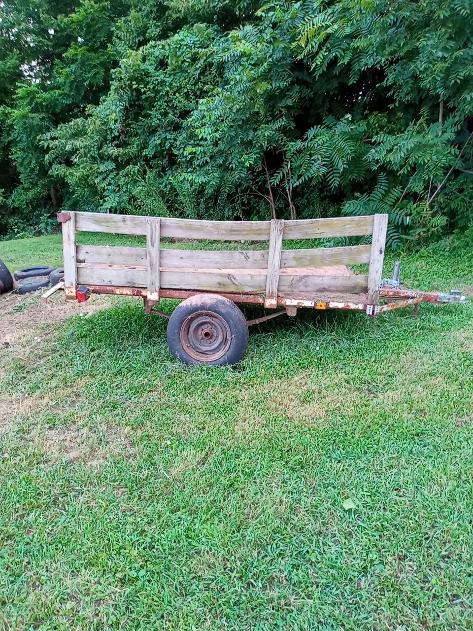 Double hitch dual axle utility trailer