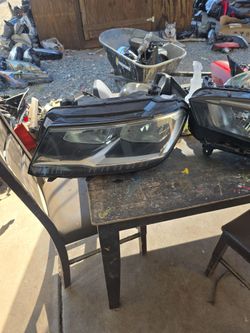 2018-2021 Volkswagen Tiguan Headlight Halogen Left Side LH 5NL941005 OEM *NOTE*