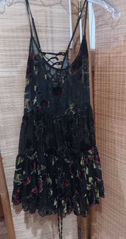 Ladies https://offerup.com/redirect/?o=ZG9sbHNraWxsLmNvbQ== House of Widow Dress
