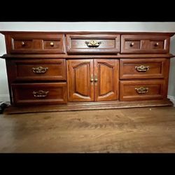 Dresser 