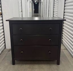 IKEA HEMNES SOLID WOOD OAK FINISH BLACK BROWN DRESSER - 3 DRAWERS - NEW CONDITION - DELIVERY OPTIONAL