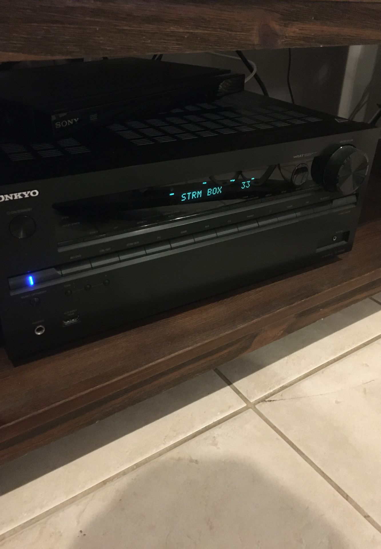 Onkyo TX-NR646 5.1 ch home stereo system with Jamo speakers