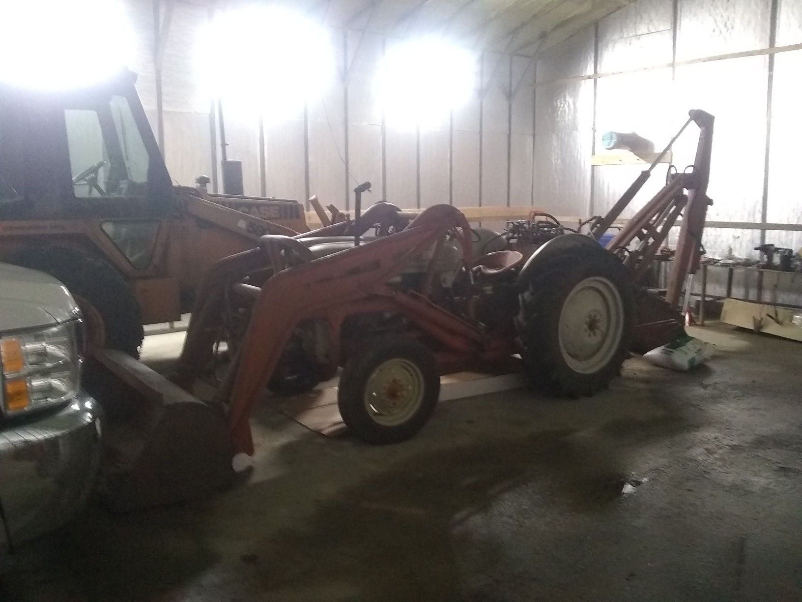 Ford Golden jubilee 1953 loader plus backhoe runs , shurman trans snow chains nice piece of history