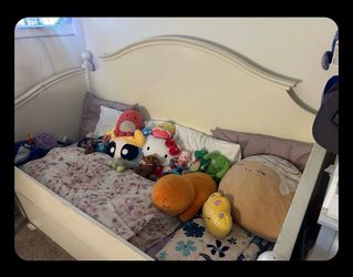 Twin size Day bed with trundle