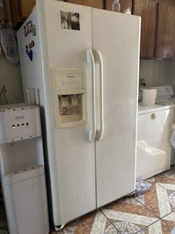 Frigidaire Side-by-Side Refrigerator White