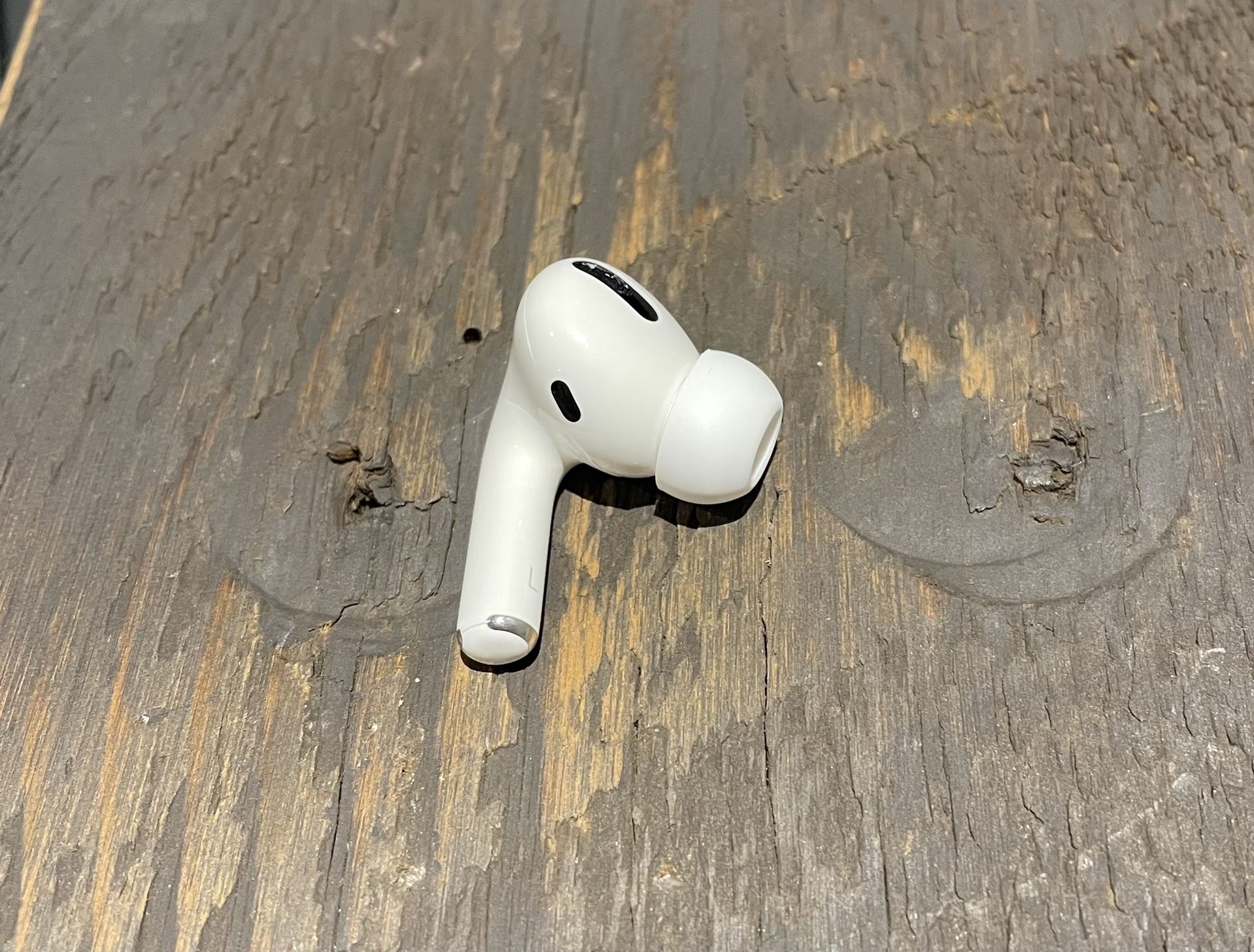 Left Apple Airpod Pro