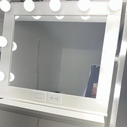 Vanity mirror