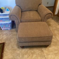Chair With Ottoman