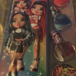 Rainbow High 3PK Nail Color Includes Tin Holder Brand New