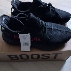 Yeezy 9 1/2 black