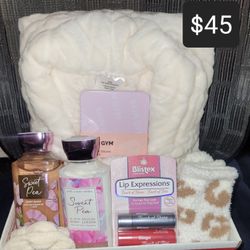 Valentine's Basket. Valentine's Gift Set Bathrobe Spa Kit Birthday Gift. BBW Sweet Pea San Valentin 