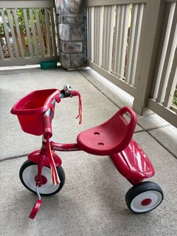 Radio Flyer Fold 2 Go Trike with Bucket