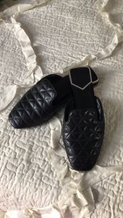 Schultz Black leather flat Quilted Mule size 5B new