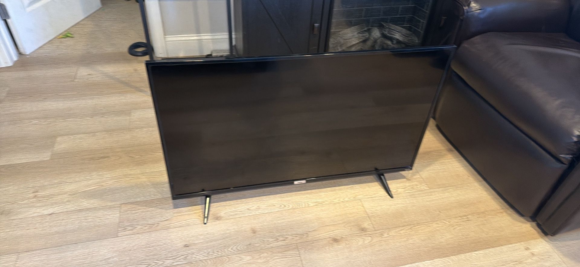 43inch Tlc Roku Smart Flat Screen